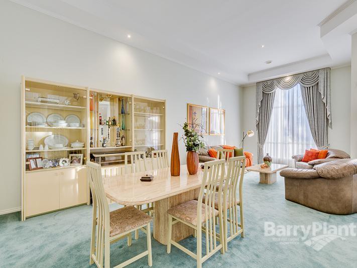 52 Tasman Crescent, Taylors Lakes, VIC 3038 - Thumbnail 2 - 10/03/2026