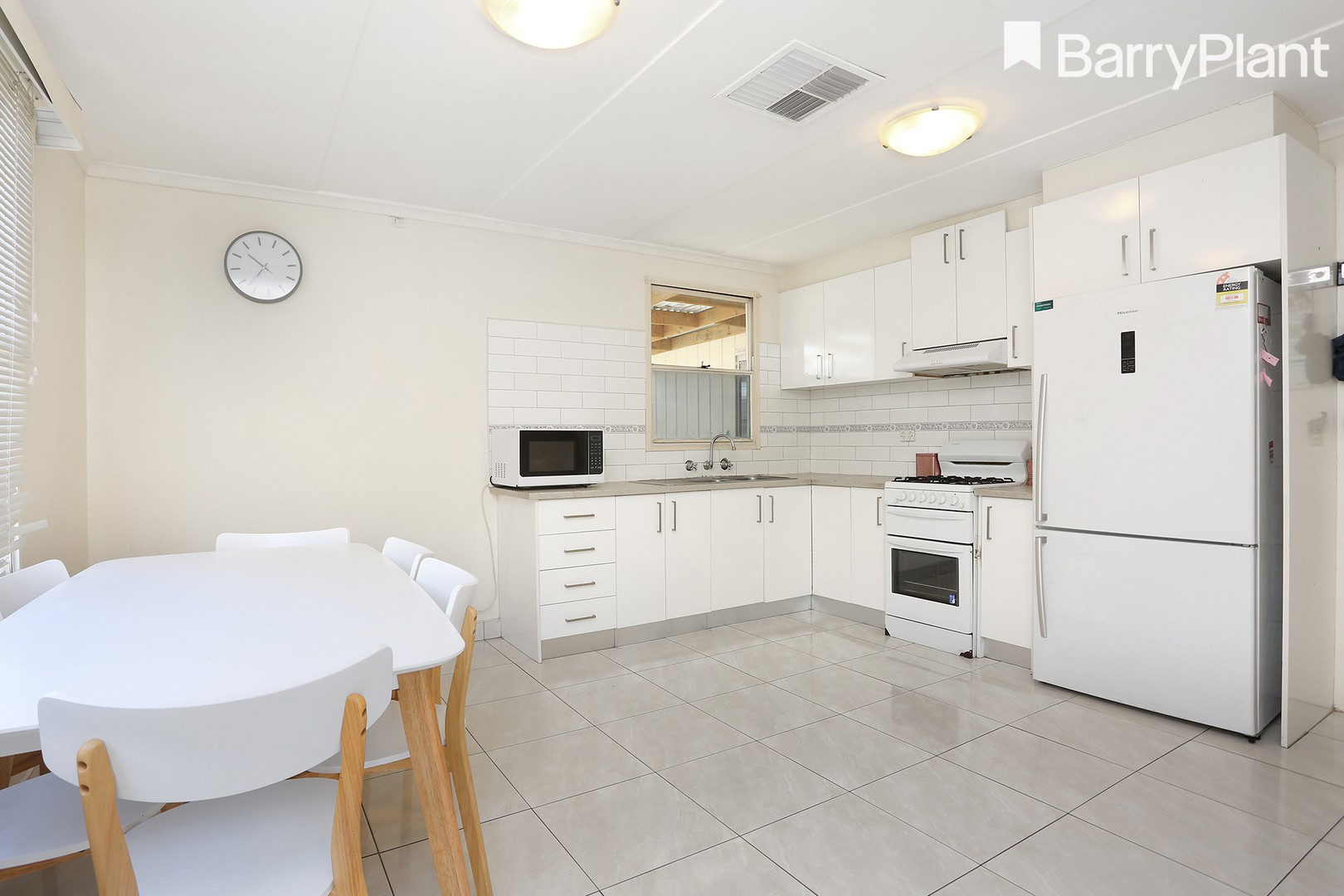 52 Westmere Crescent, Coolaroo, VIC 3048 - Thumbnail 2 - 21/12/2021