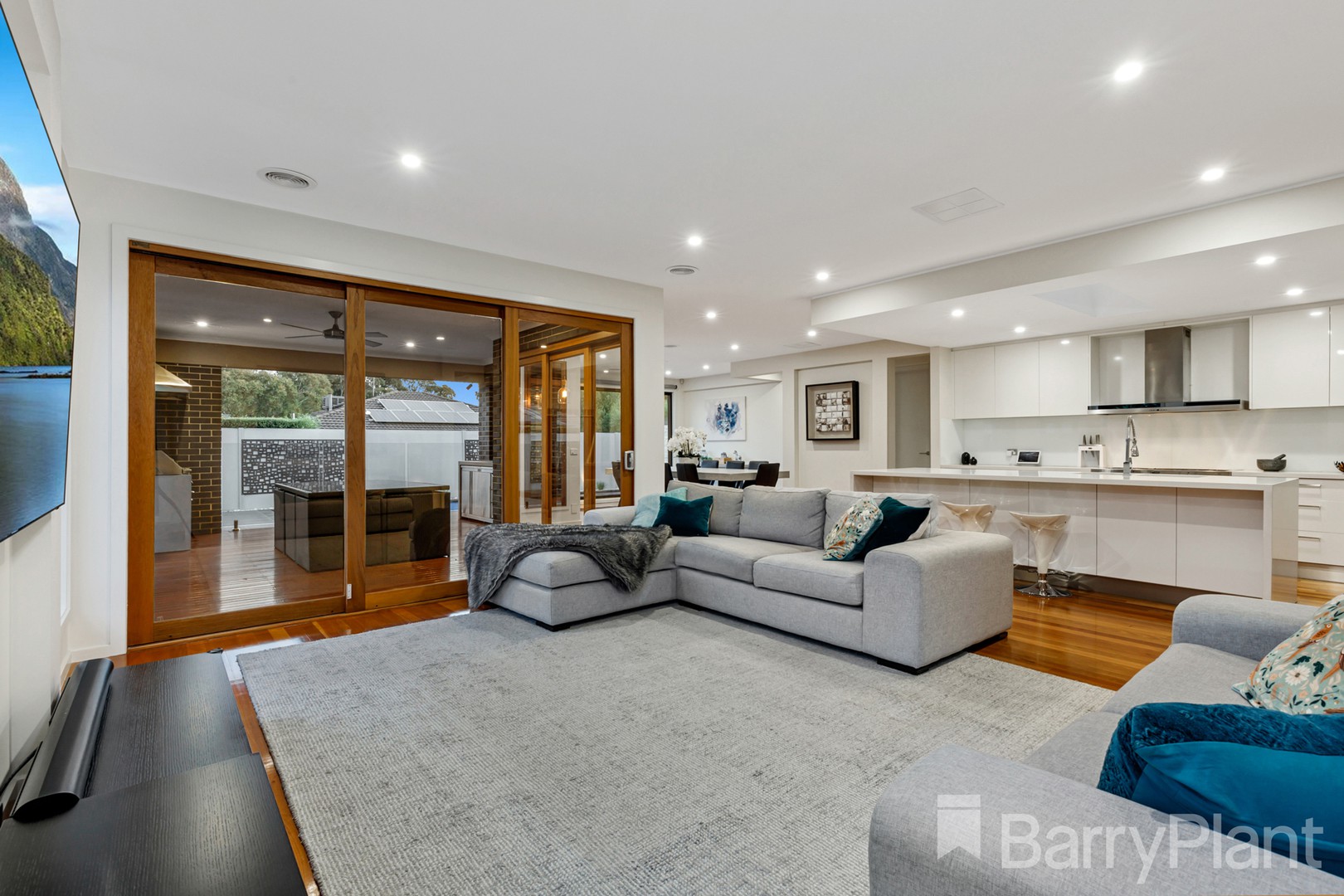 52 Worcester Crescent, Bundoora, VIC 3083, Bundoora - Thumbnail 2