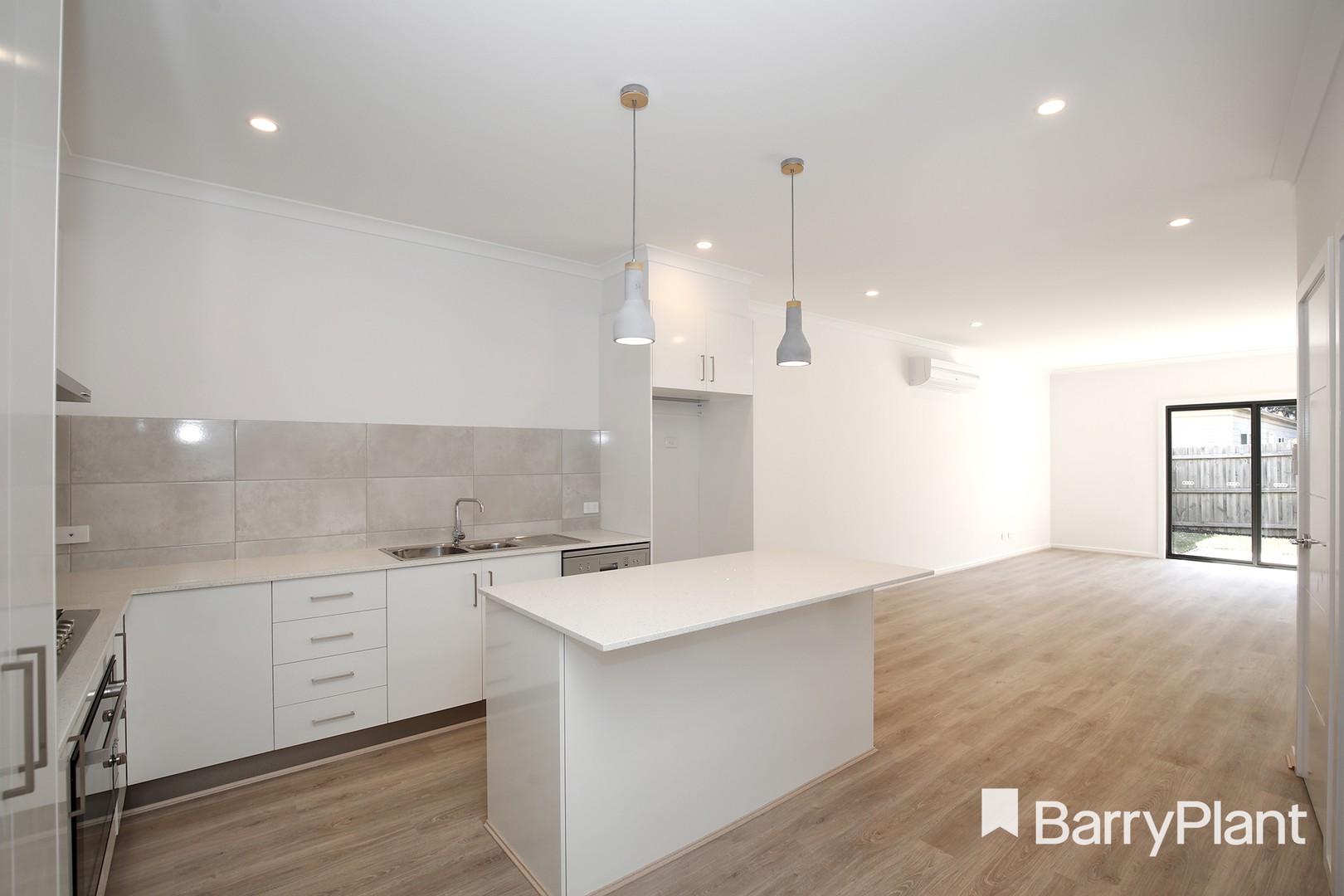 52D Newman Road, Mooroolbark, VIC 3138, Mooroolbark - Thumbnail 3