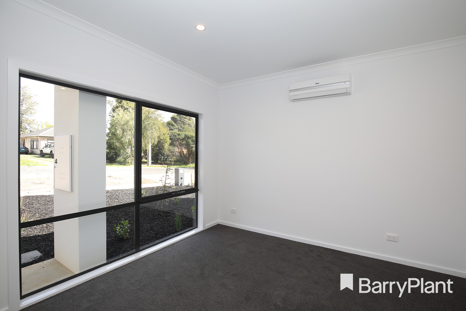 52D Newman Road, Mooroolbark, VIC 3138, Mooroolbark - Thumbnail 4