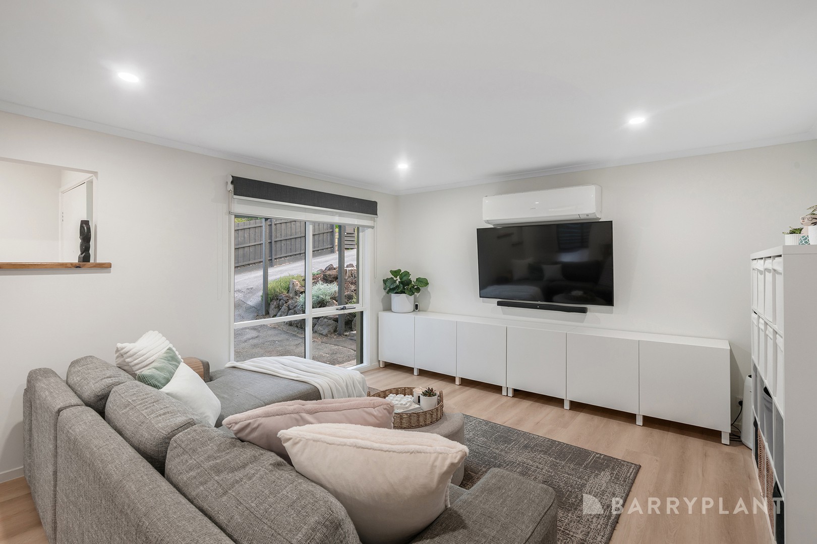 53 Alexandra Road, Lilydale, VIC 3140 - Thumbnail 2 - 09/10/2025