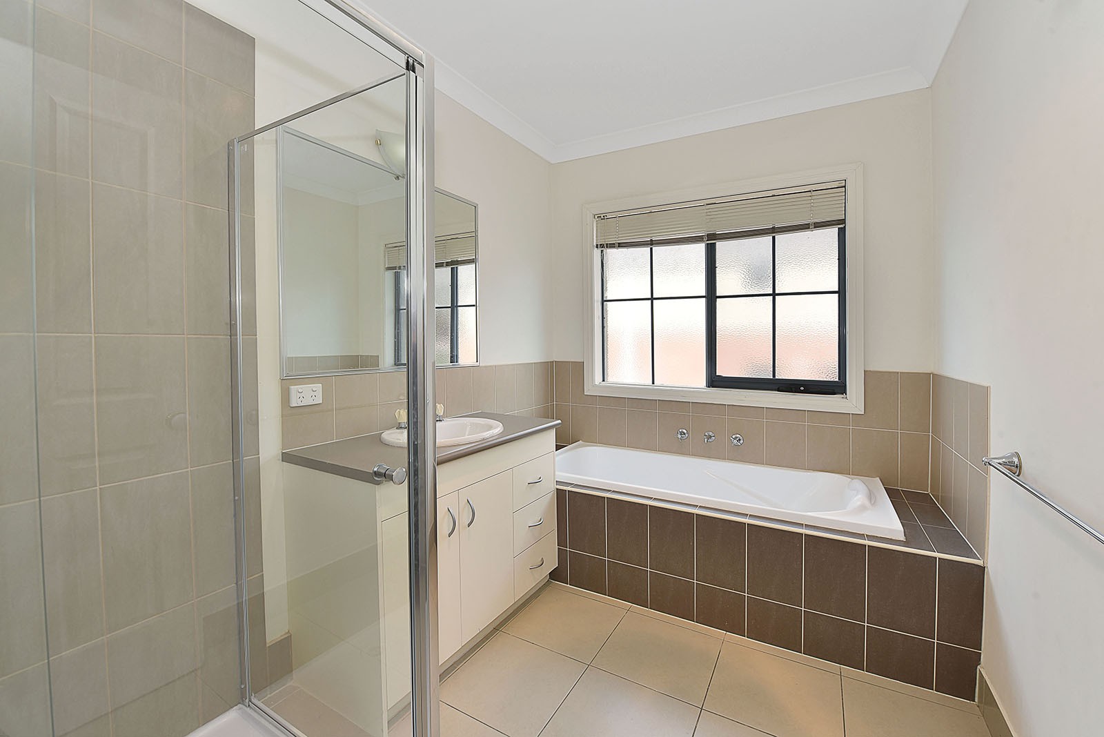 53 Bundanoon Avenue, Sunbury, VIC 3429, Sunbury - Thumbnail 5