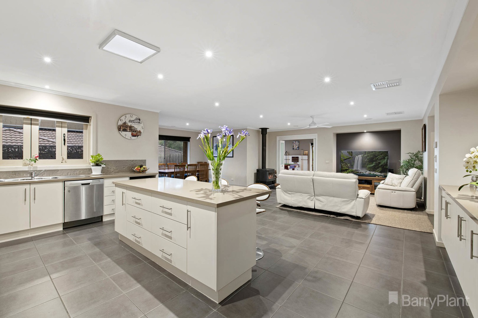 53 Cambridge Drive, Berwick, VIC 3806, Berwick - Thumbnail 4