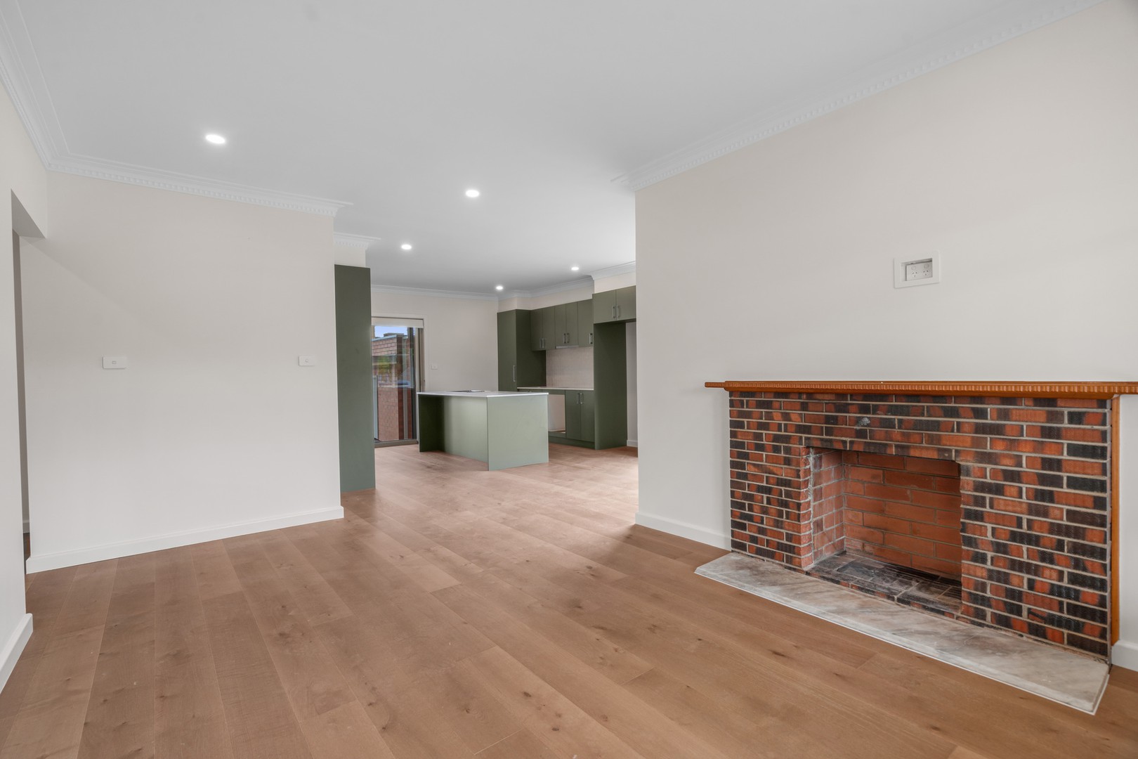 53 Glasgow Avenue, Reservoir, VIC 3073, Reservoir - Thumbnail 2