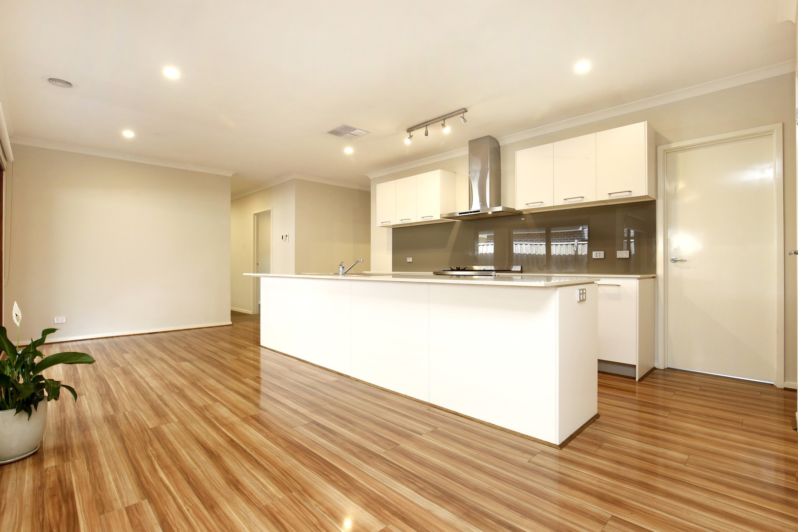 53 Laurimar Boulevard, Doreen, VIC 3754 - Thumbnail 2 - 19/02/2020