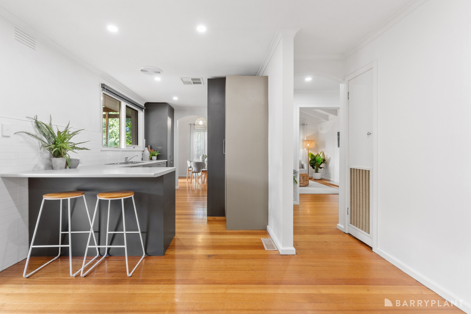 53 Lockhart Road, Ringwood North, VIC 3134, Ringwood North - Thumbnail 3