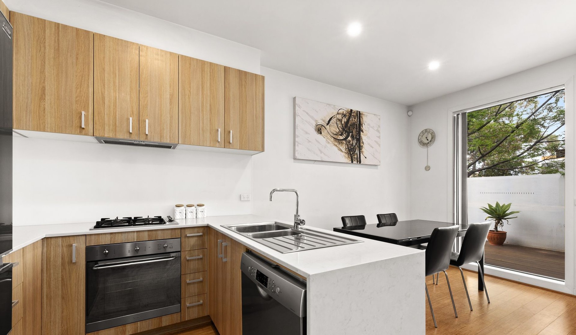 53 Oriel Road, Ivanhoe, VIC 3079 - Thumbnail 2 - 07/04/2026