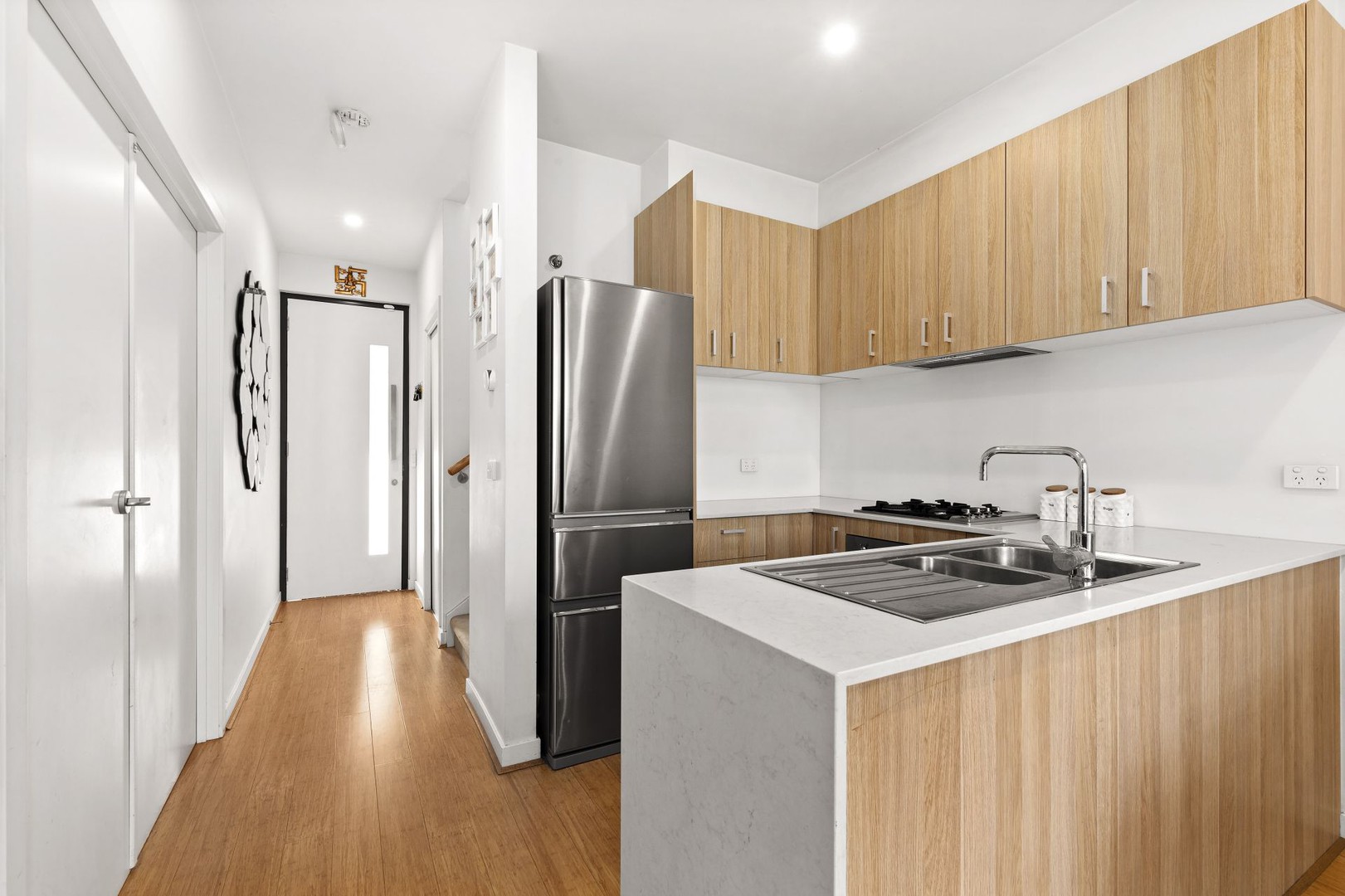 53 Oriel Road, Ivanhoe, VIC 3079, Ivanhoe - Thumbnail 4