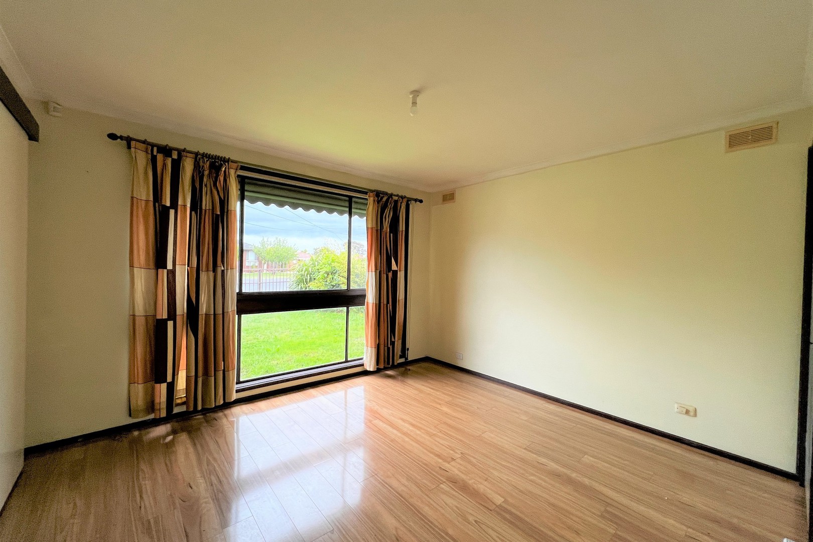 53 Redditch Crescent, Deer Park, VIC 3023, Deer Park - Thumbnail 5