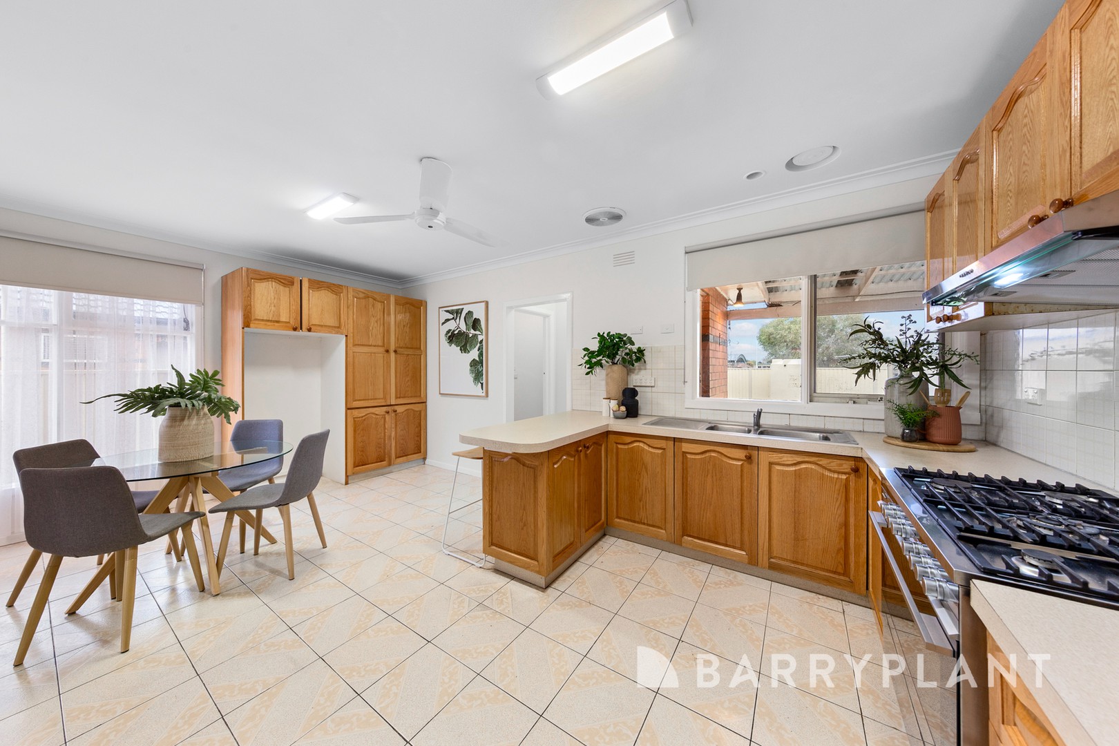 53 Stradbroke Drive, St Albans, VIC 3021, St Albans - Thumbnail 5