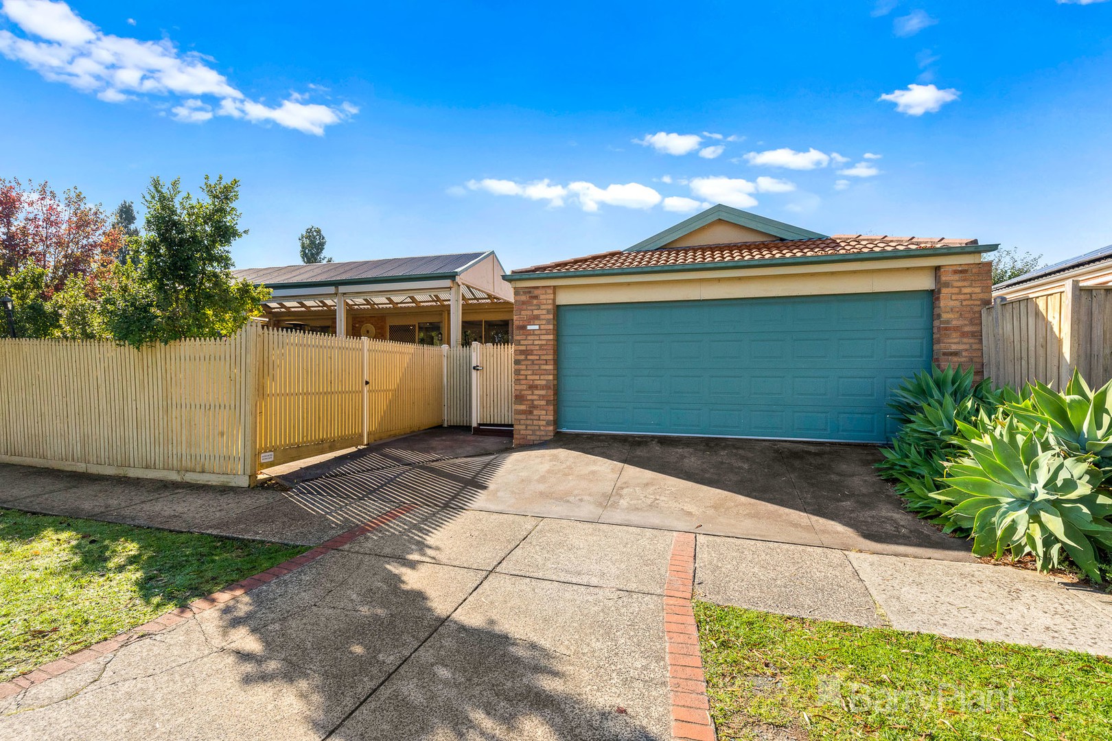 53 Streeton Way, Berwick, VIC 3806, Berwick - Thumbnail 2