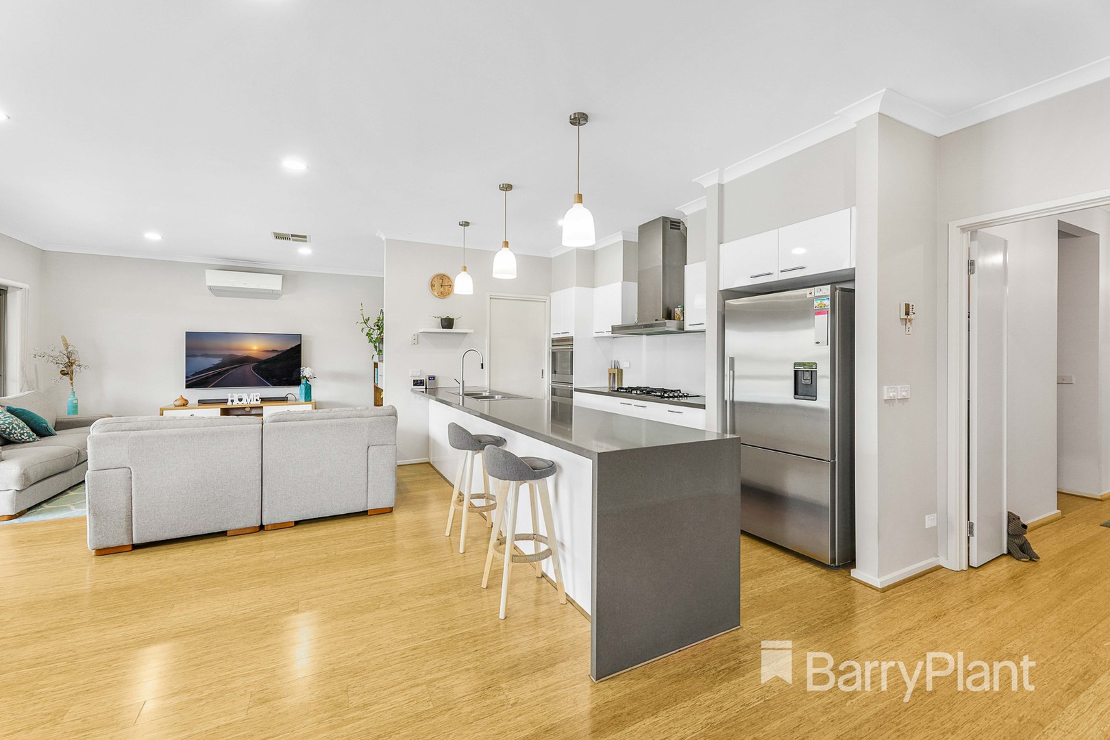 53 The Range Boulevard, Croydon, VIC 3136, Croydon - Thumbnail 2