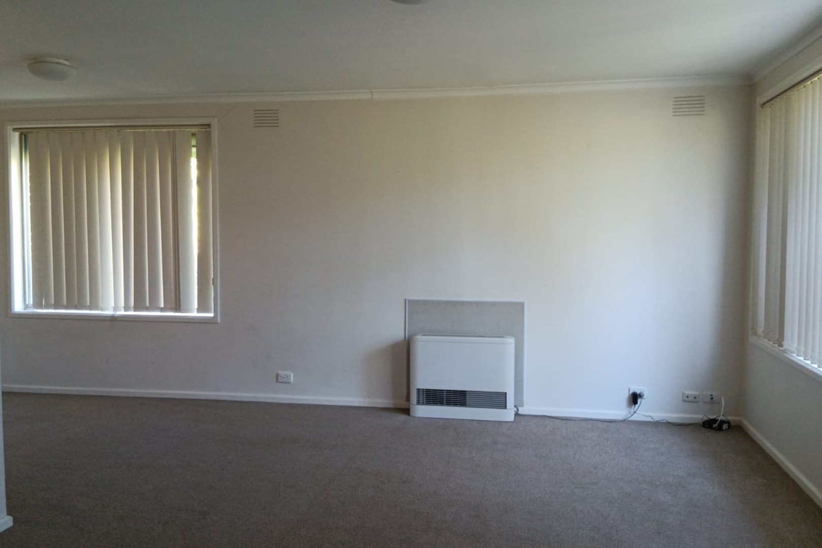 53 Walker Road, Mount Waverley, VIC 3149 - Thumbnail 2 - 12/08/2025