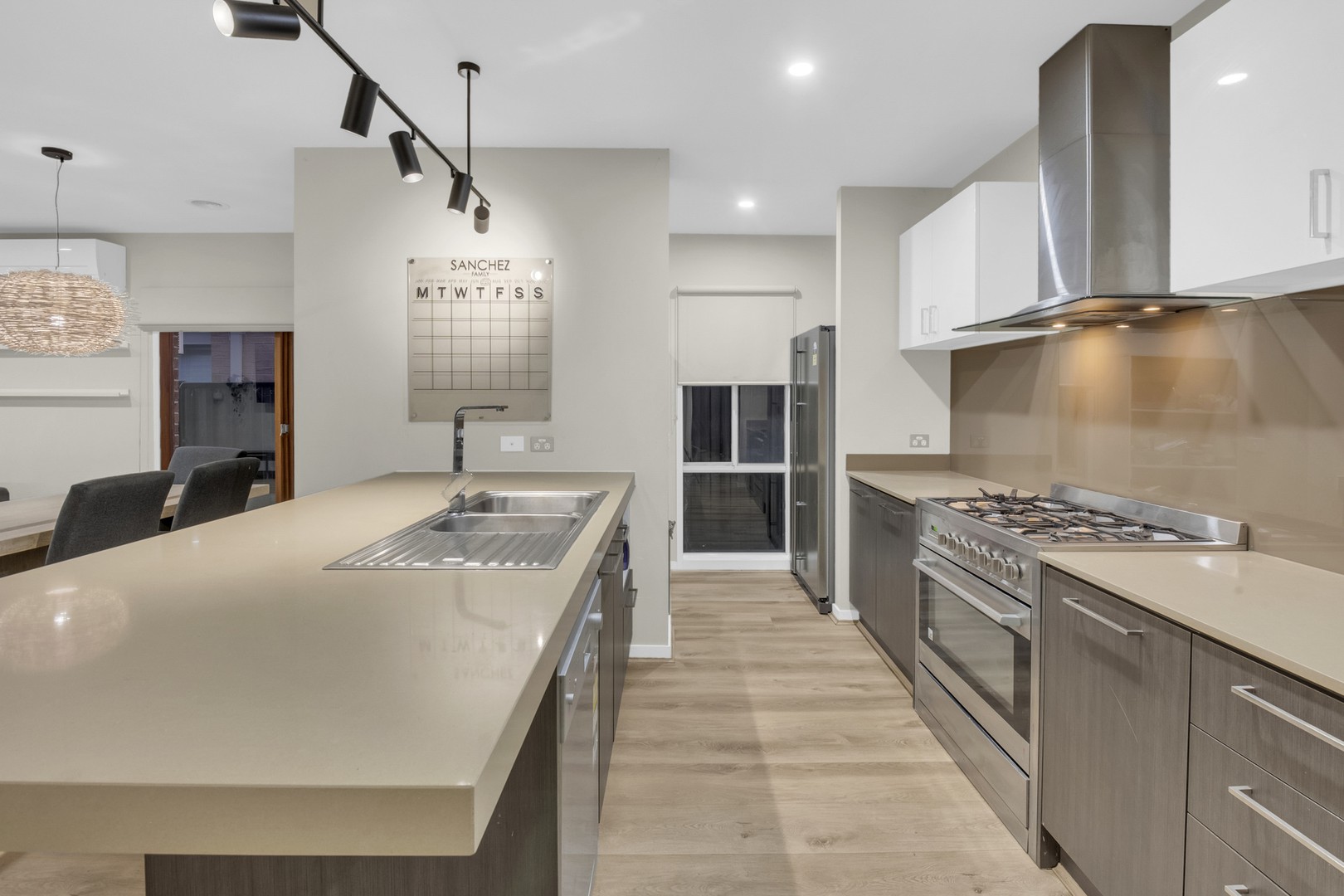 54 Domain Way, Craigieburn, VIC 3064, Craigieburn - Thumbnail 3