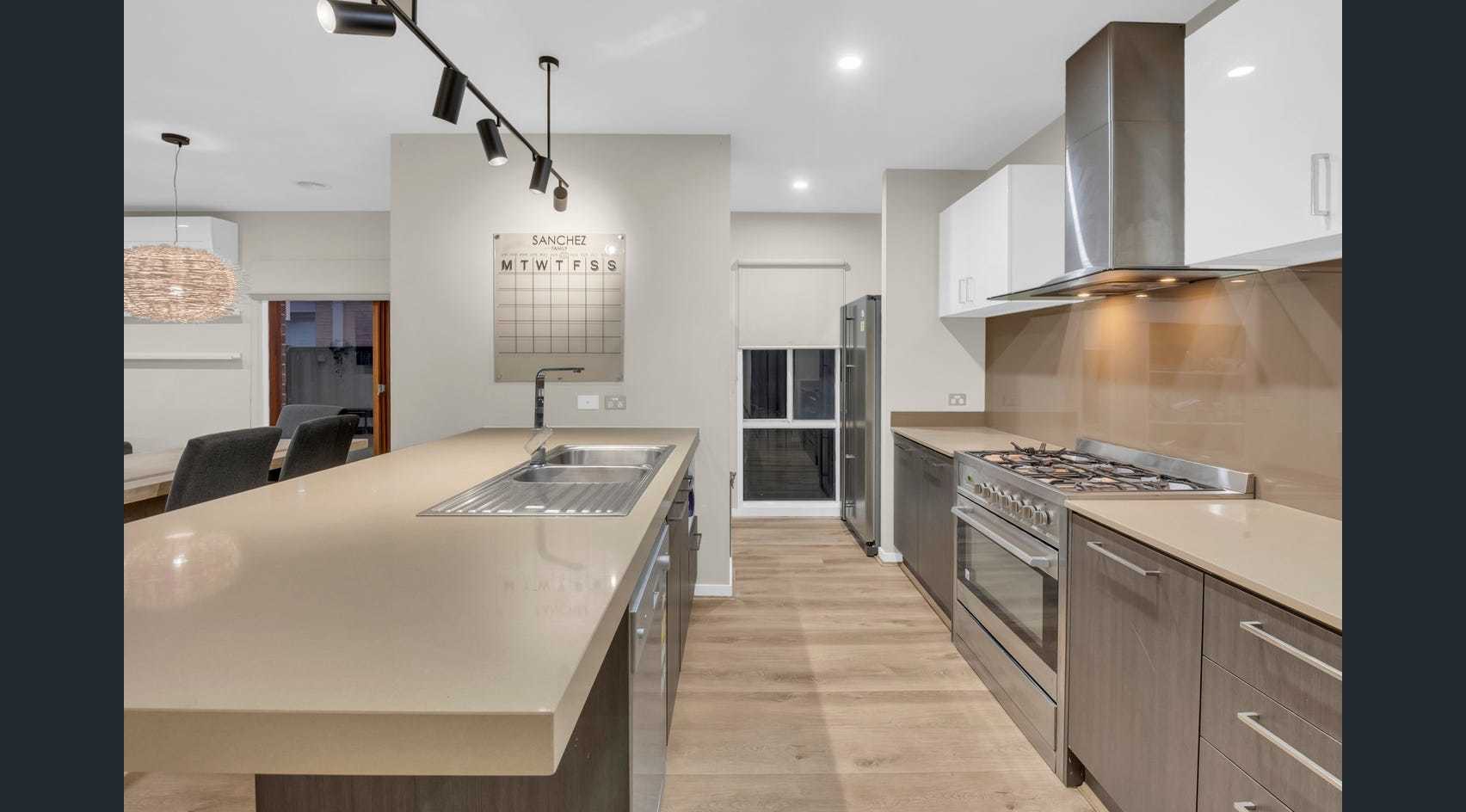 54 Domain Way, Craigieburn, VIC 3064, Craigieburn - Thumbnail 3