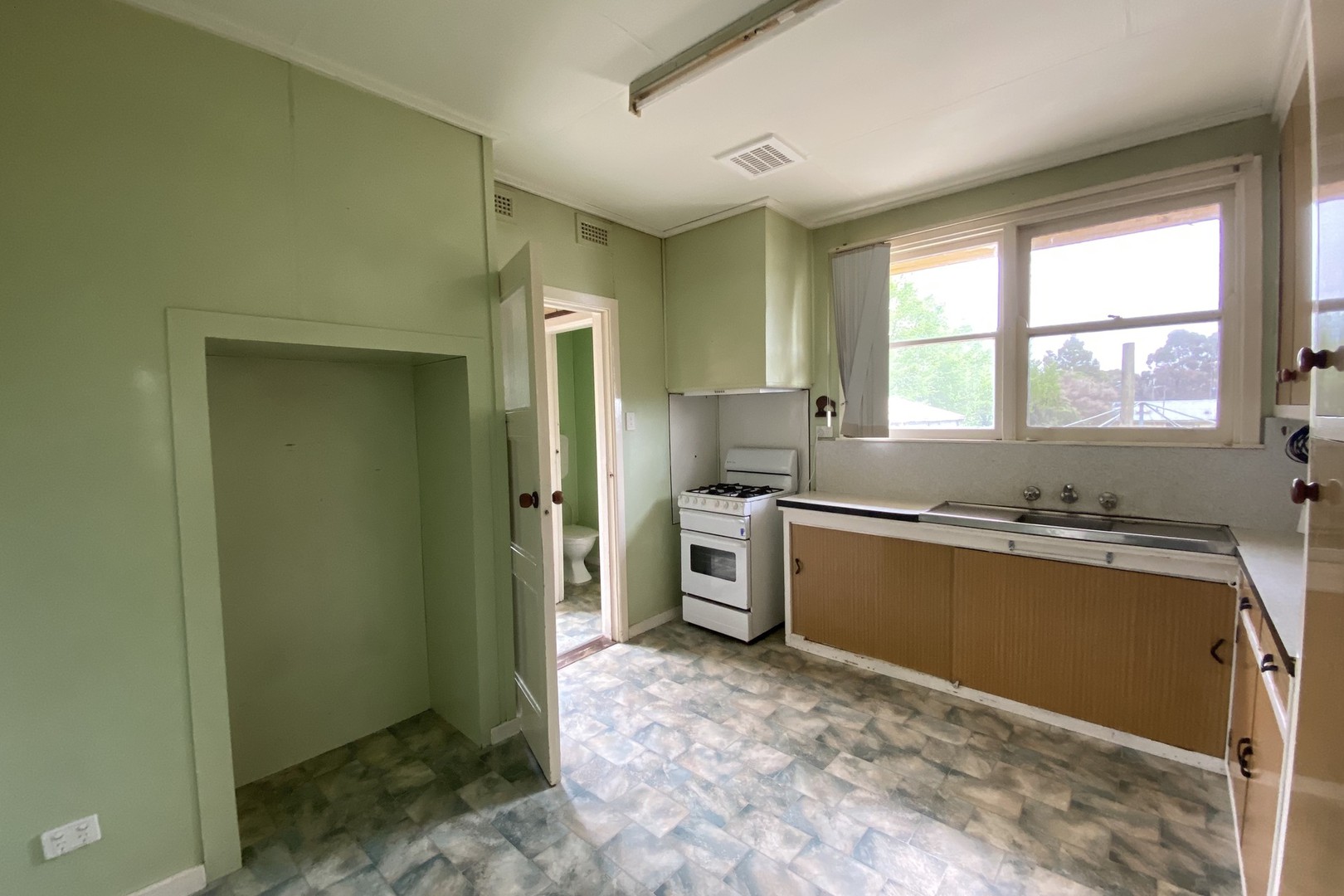 54 Goulburn Avenue, Reservoir, VIC 3073, Reservoir - Thumbnail 4