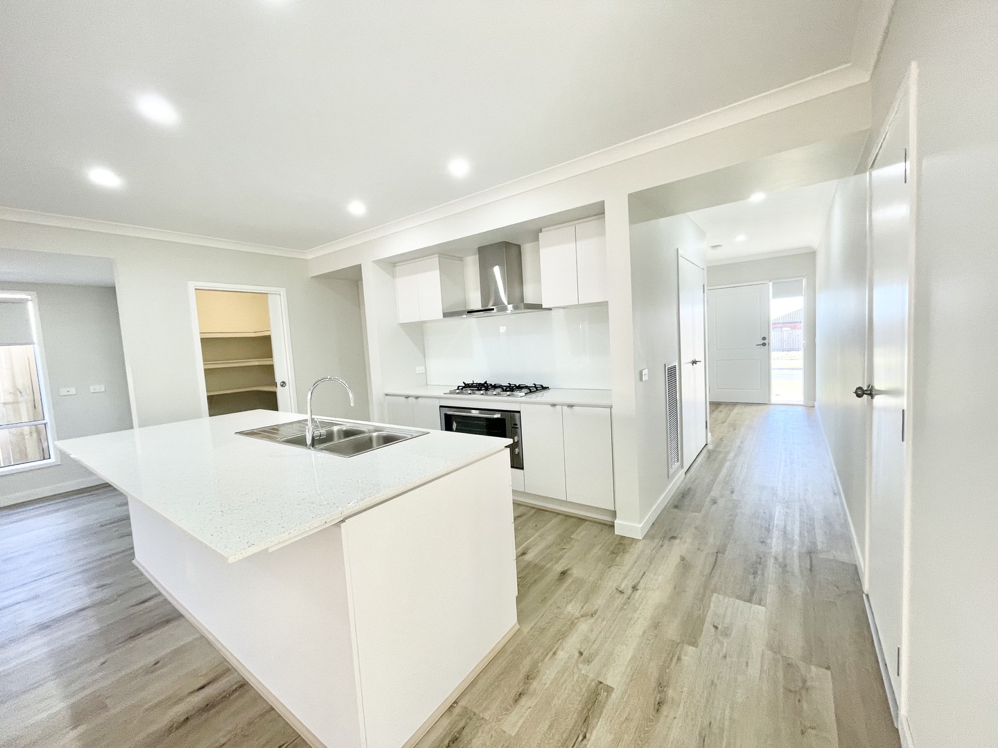 54 Horseshoe Parade, Fraser Rise, VIC 3336, Fraser Rise - Thumbnail 5