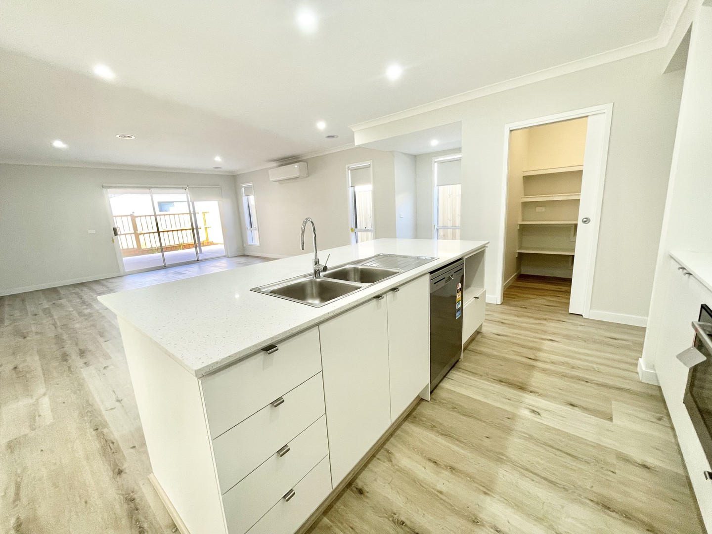 54 Horseshoe Parade, Fraser Rise, VIC 3336, Fraser Rise - Thumbnail 7