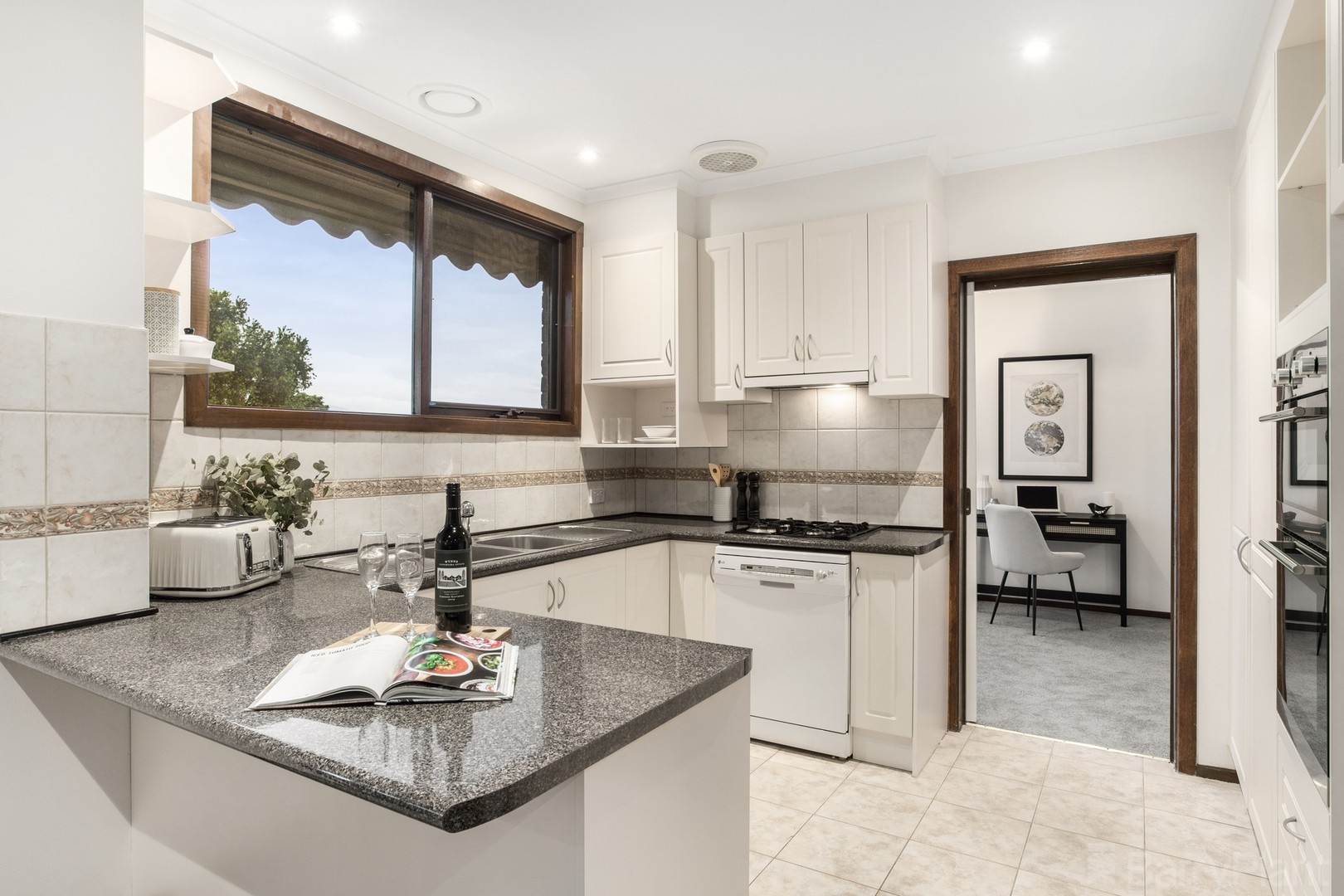 54 Kalinda Road, Ringwood, VIC 3134, Ringwood - Thumbnail 4