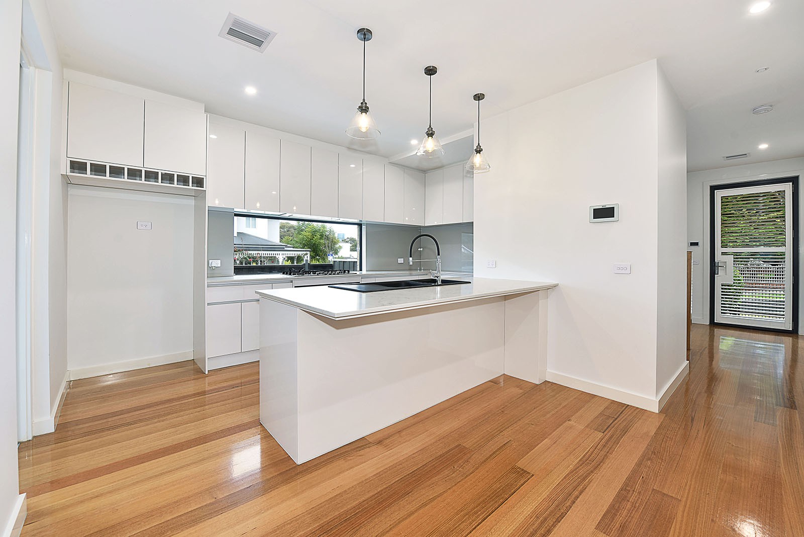 54 Lawson Street, Essendon, VIC 3040, Essendon - Thumbnail 3