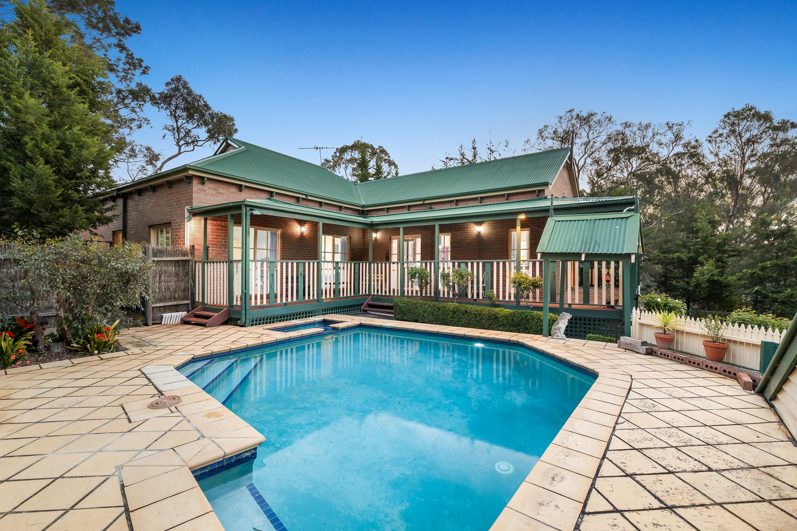 54 Leane Drive, Eltham, VIC 3095 - Thumbnail 2 - 03/10/2025