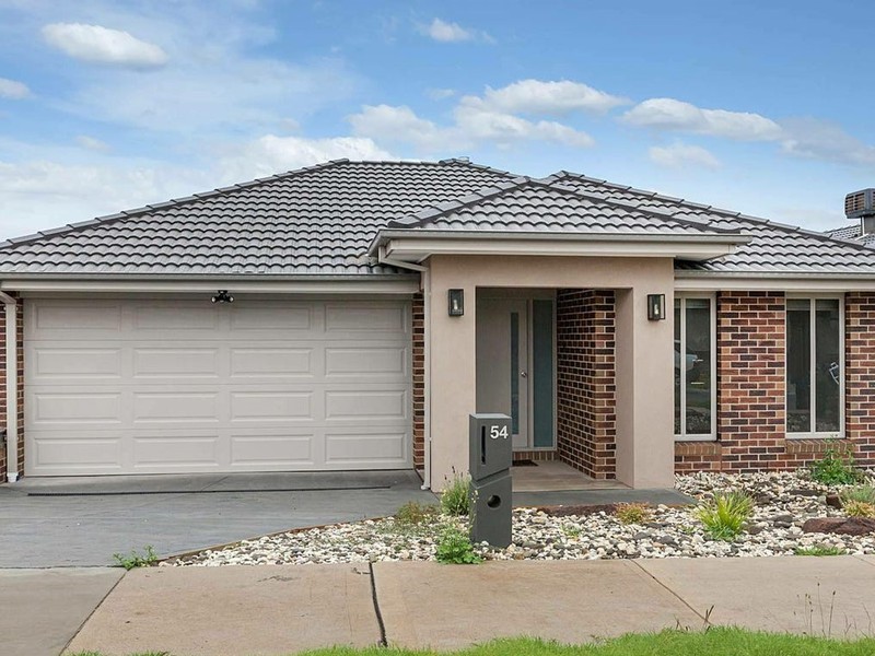 54 Lucknow Drive, Beveridge, VIC 3753 - Image - 02/12/2025