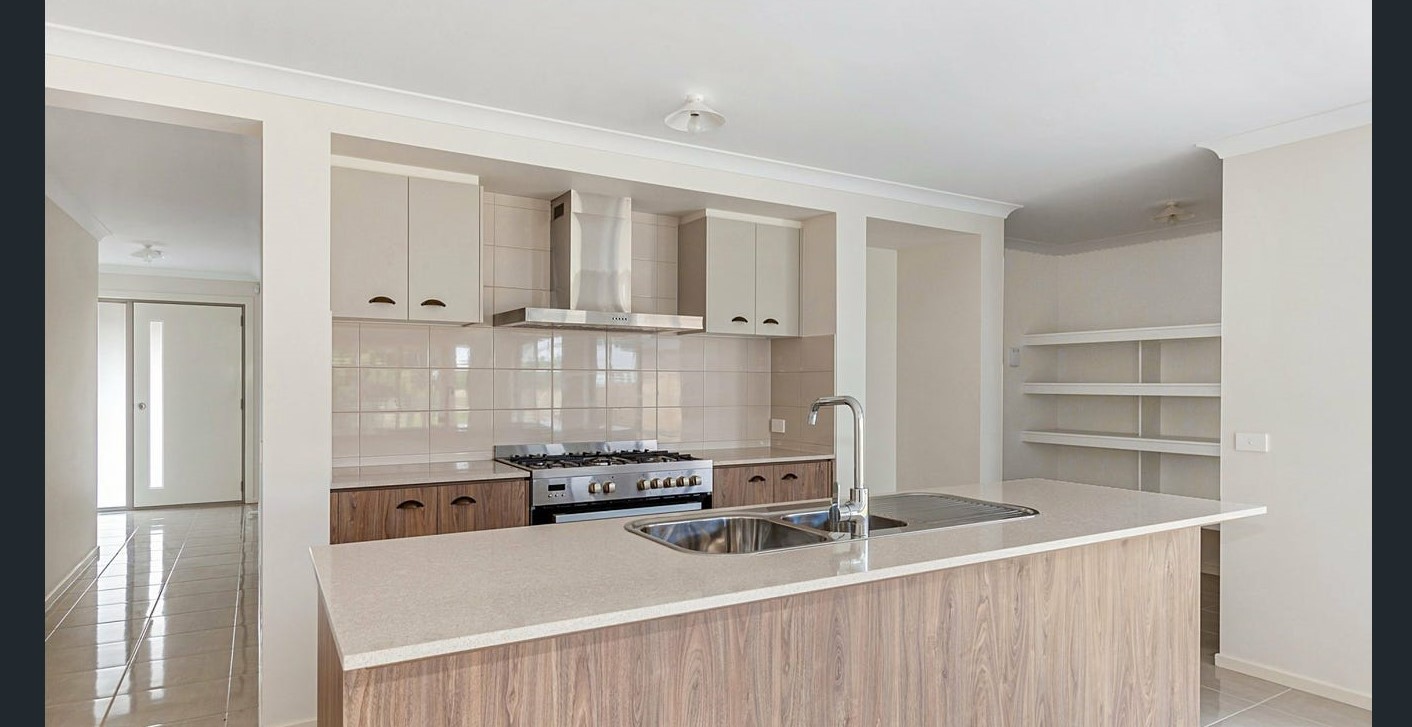 54 Lucknow Drive, Beveridge, VIC 3753, Beveridge - Thumbnail 2