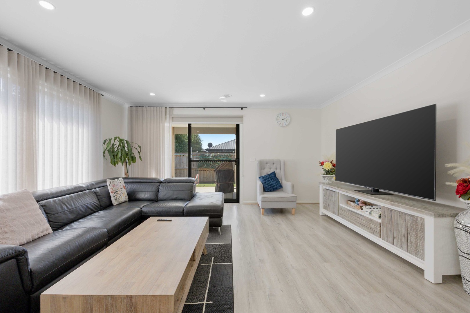 54 Murray Road, Thornhill Park, VIC 3335 - Thumbnail 2 - 26/03/2025