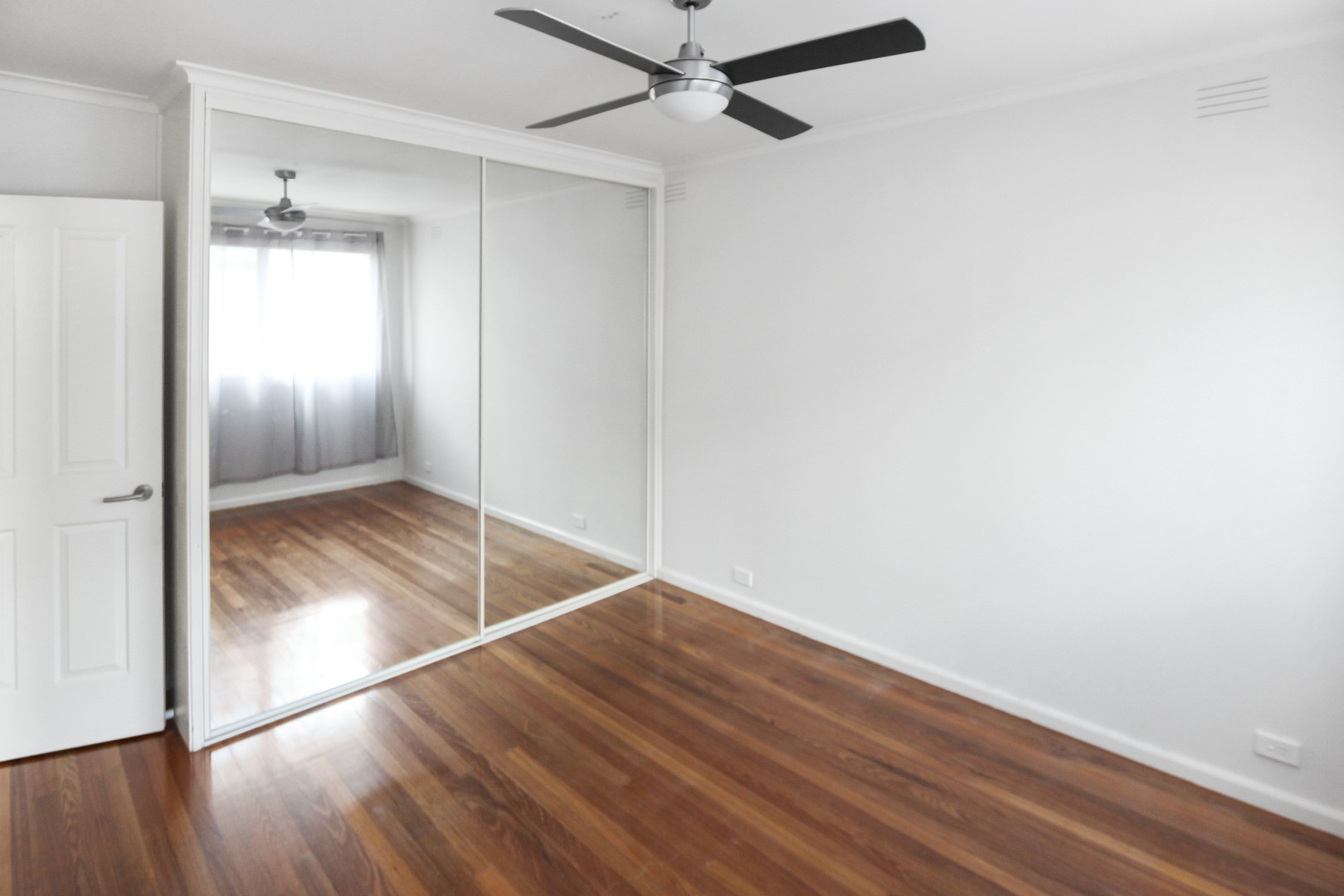54 Rosehill  Road, Niddrie, VIC 3042, Niddrie - Thumbnail 4
