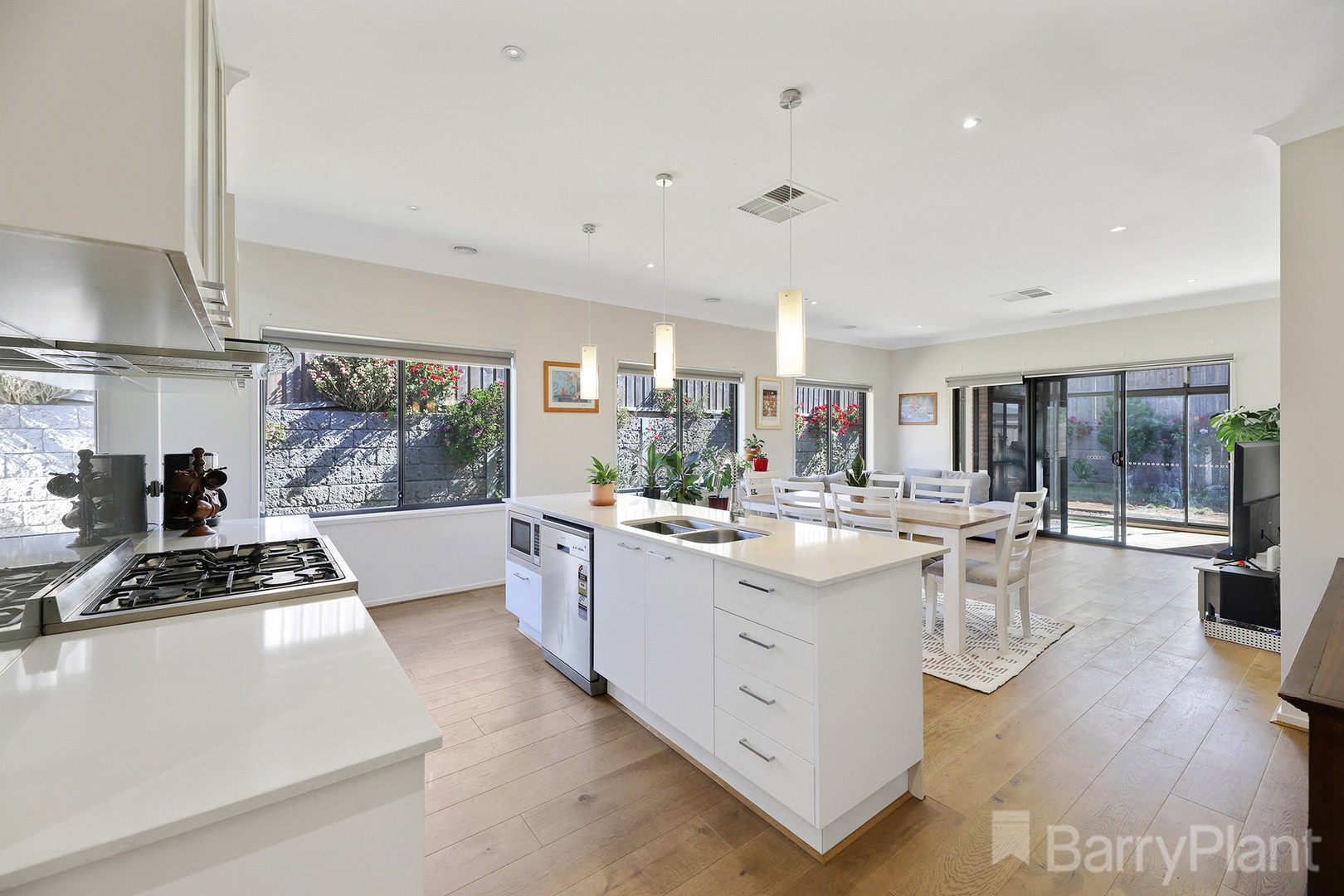 54 Sunnybrook Avenue, Warragul, VIC 3820, Warragul - Thumbnail 4