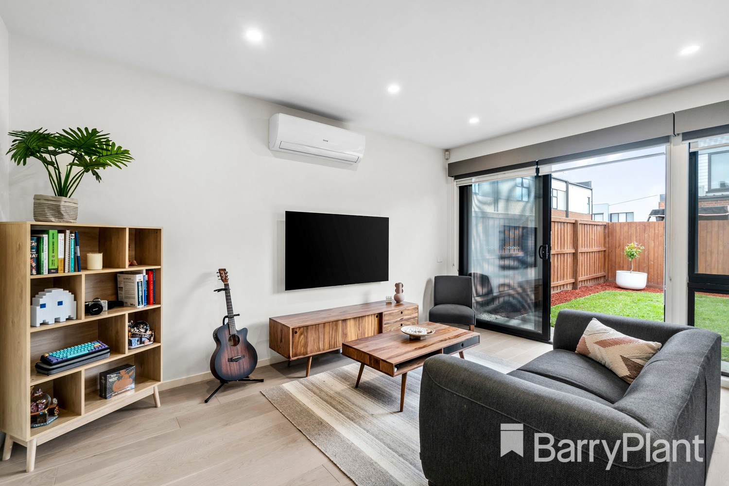 54 Teague Crescent, Braybrook, VIC 3019, Braybrook - Thumbnail 2