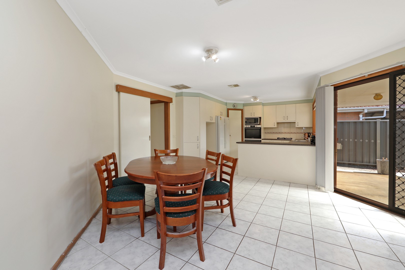 54 Valleyview Drive, Rowville, VIC 3178, Rowville - Thumbnail 3