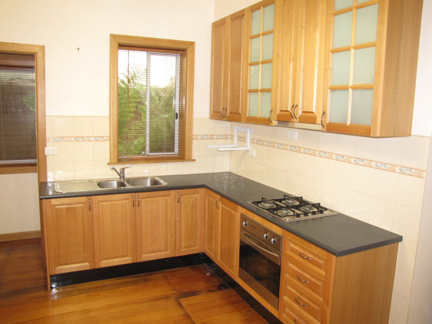 54 Warrandyte Road, Ringwood, VIC 3134 - Thumbnail 2 - 01/03/2024