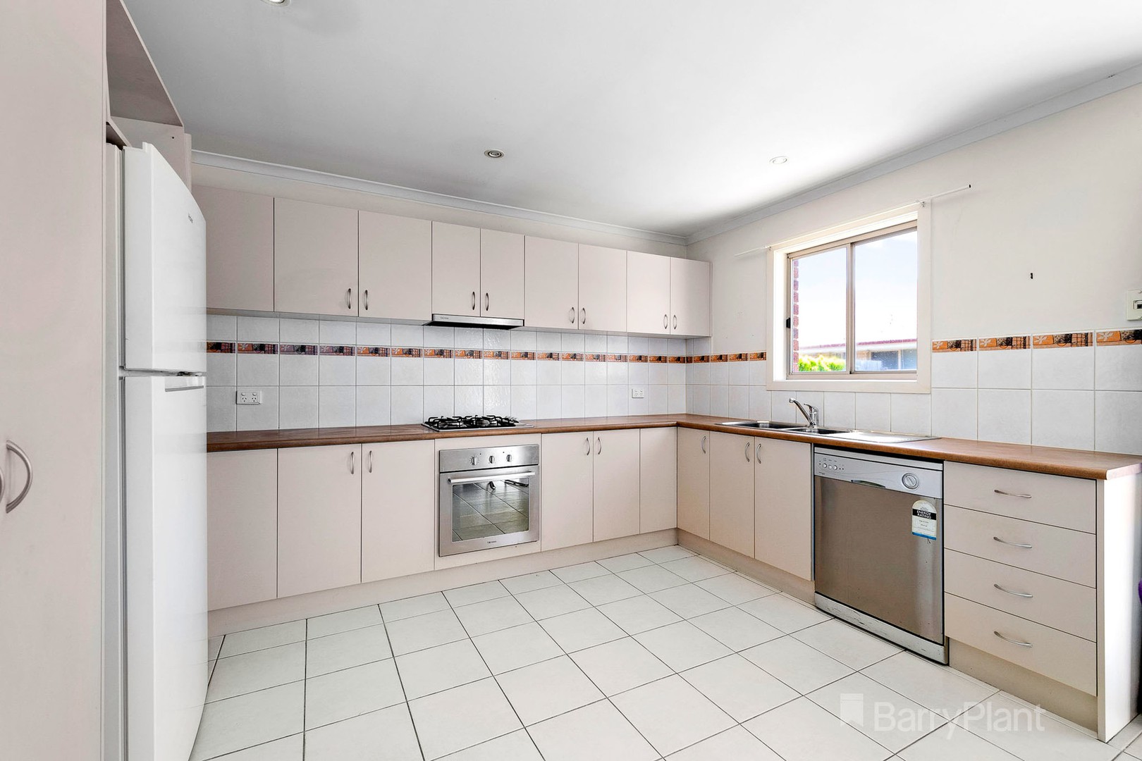 55 Golden Grove Drive, Narre Warren South, VIC 3805 - Thumbnail 2 - 24/01/2022
