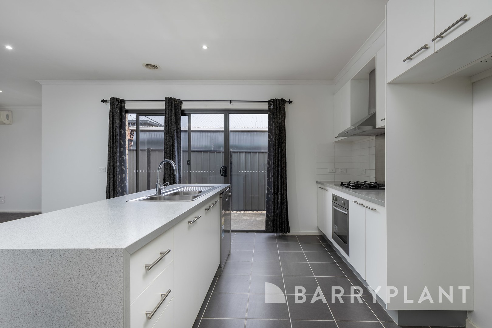 55 Ponsford Drive, Point Cook, VIC 3030, Point Cook - Thumbnail 4
