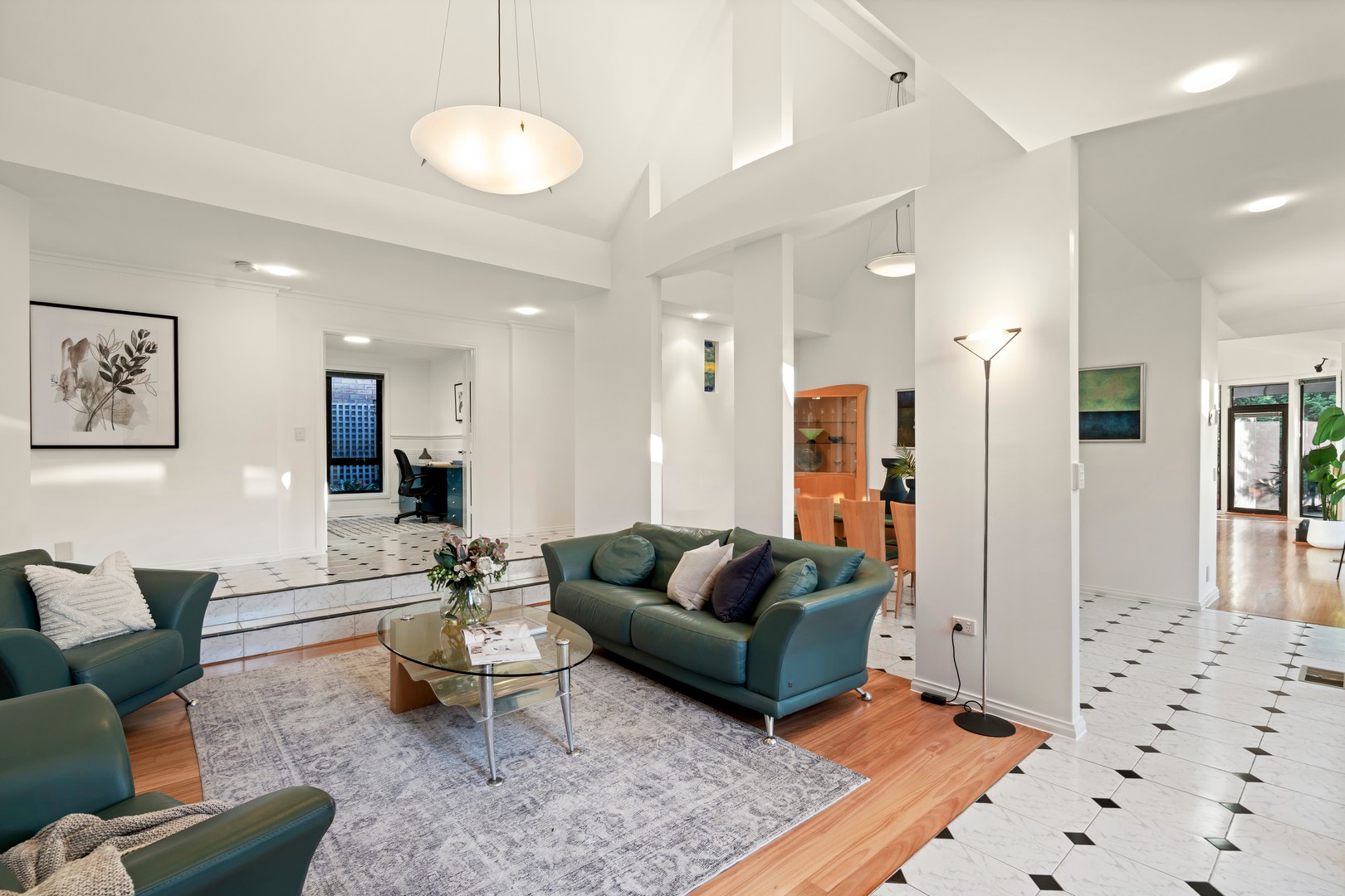 55 Riviera Road, Avondale Heights, VIC 3034 - Thumbnail 2 - 06/11/2025