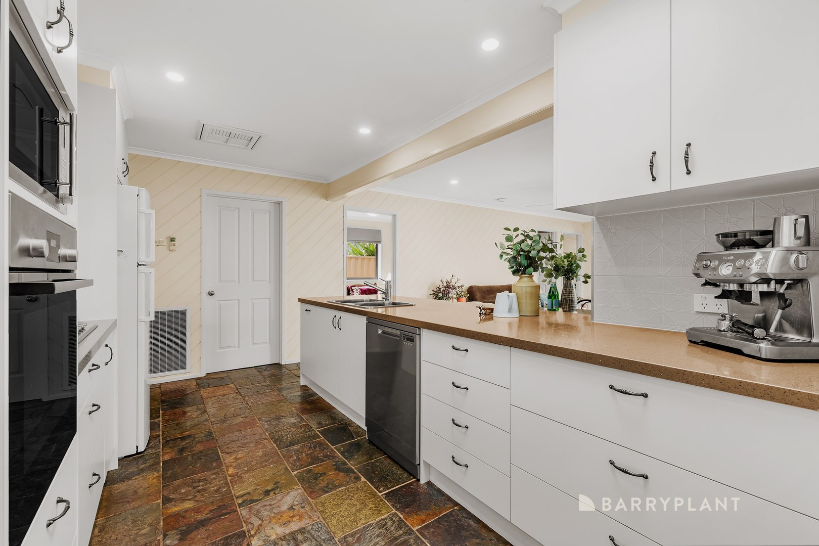 55 Roycroft Avenue, Mill Park, VIC 3082, Mill Park - Thumbnail 3