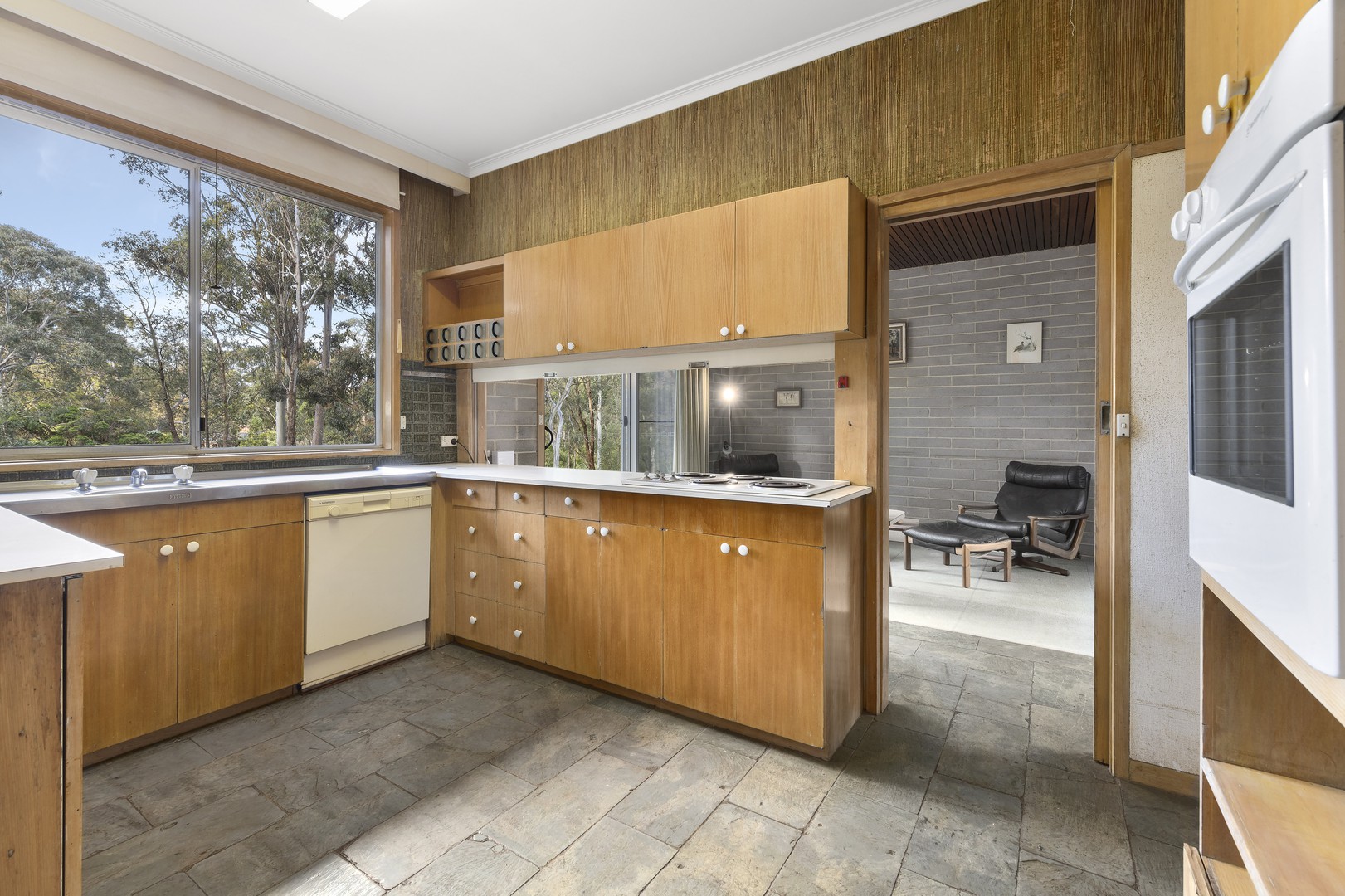 55 Sweeneys Lane, Eltham, VIC 3095 - Thumbnail 2 - 03/12/2021