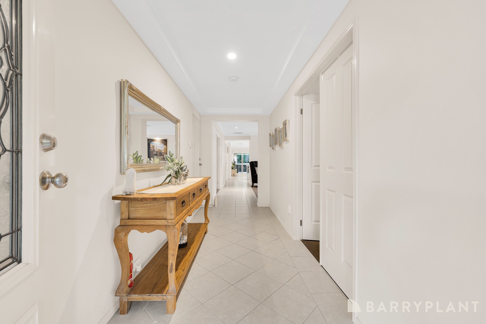 55 Vista Way, South Morang, VIC 3752 - Thumbnail 2 - 05/05/2025