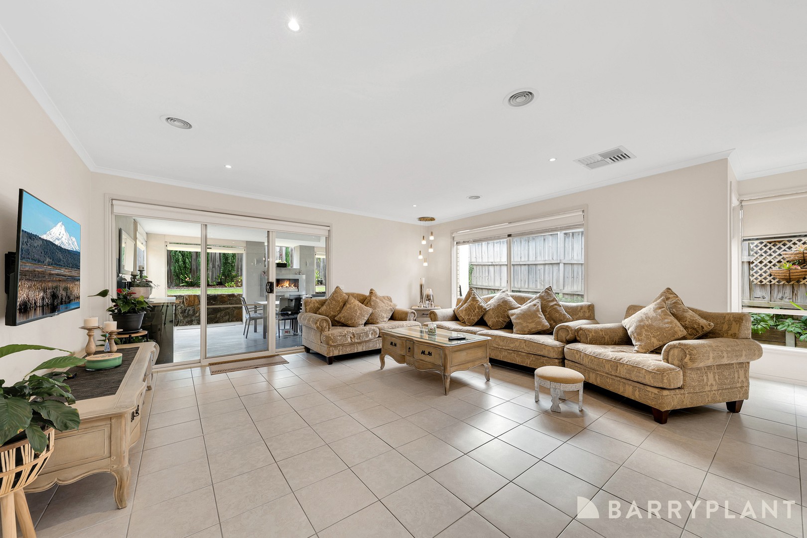 55 Vista Way, South Morang, VIC 3752, South Morang - Thumbnail 6