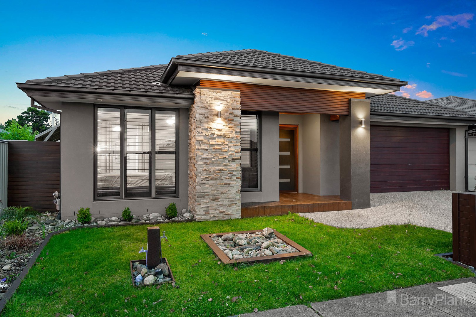 55 Willowtree Drive, Pakenham, VIC 3810 - Thumbnail 2 - 25/11/2021