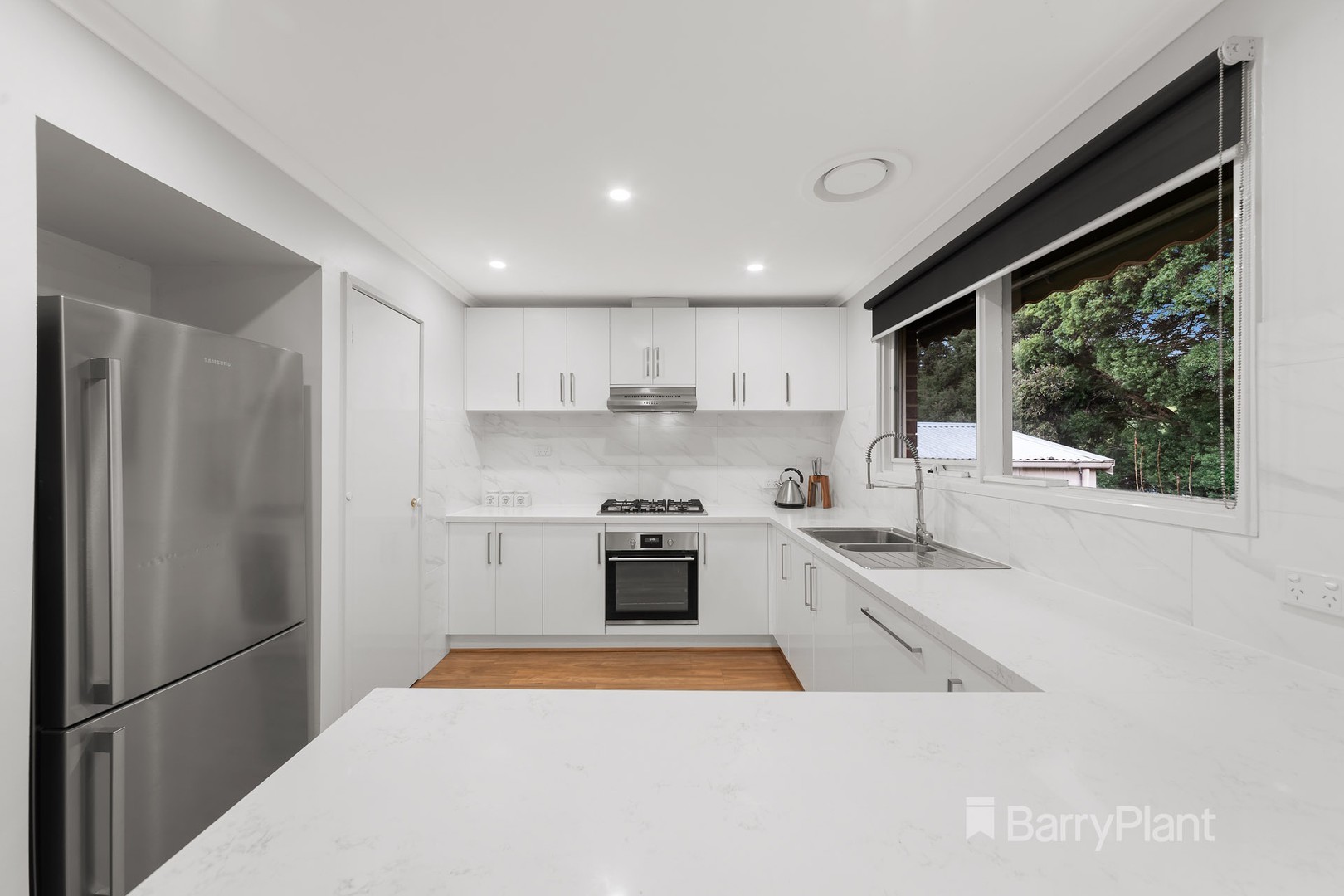 56 Birchfield Crescent, Wantirna, VIC 3152, Wantirna - Thumbnail 2