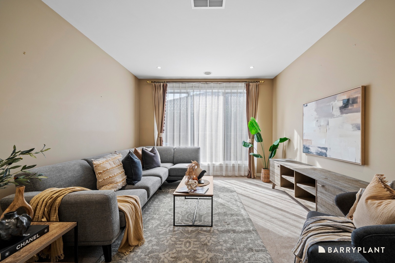 56 Fonteyn Drive, Wantirna South, VIC 3152 - Thumbnail 2 - 23/04/2026