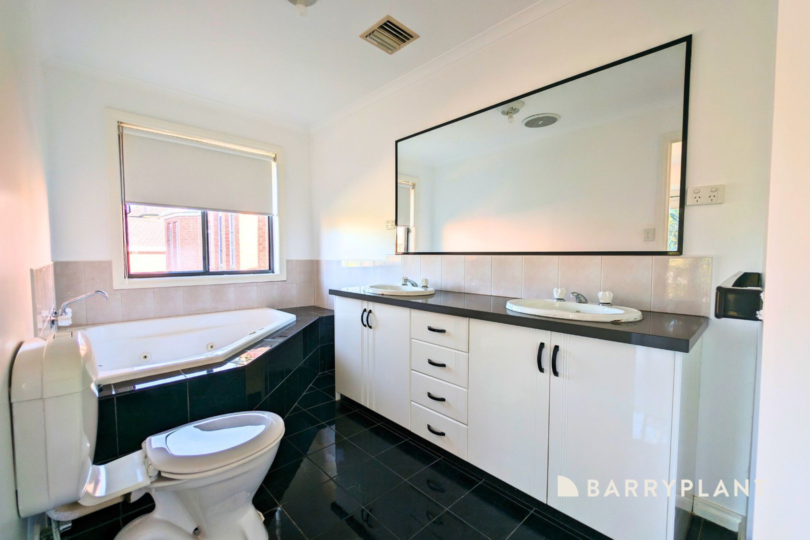 56 Grevillia Drive, Mill Park, VIC 3082, Mill Park - Thumbnail 5