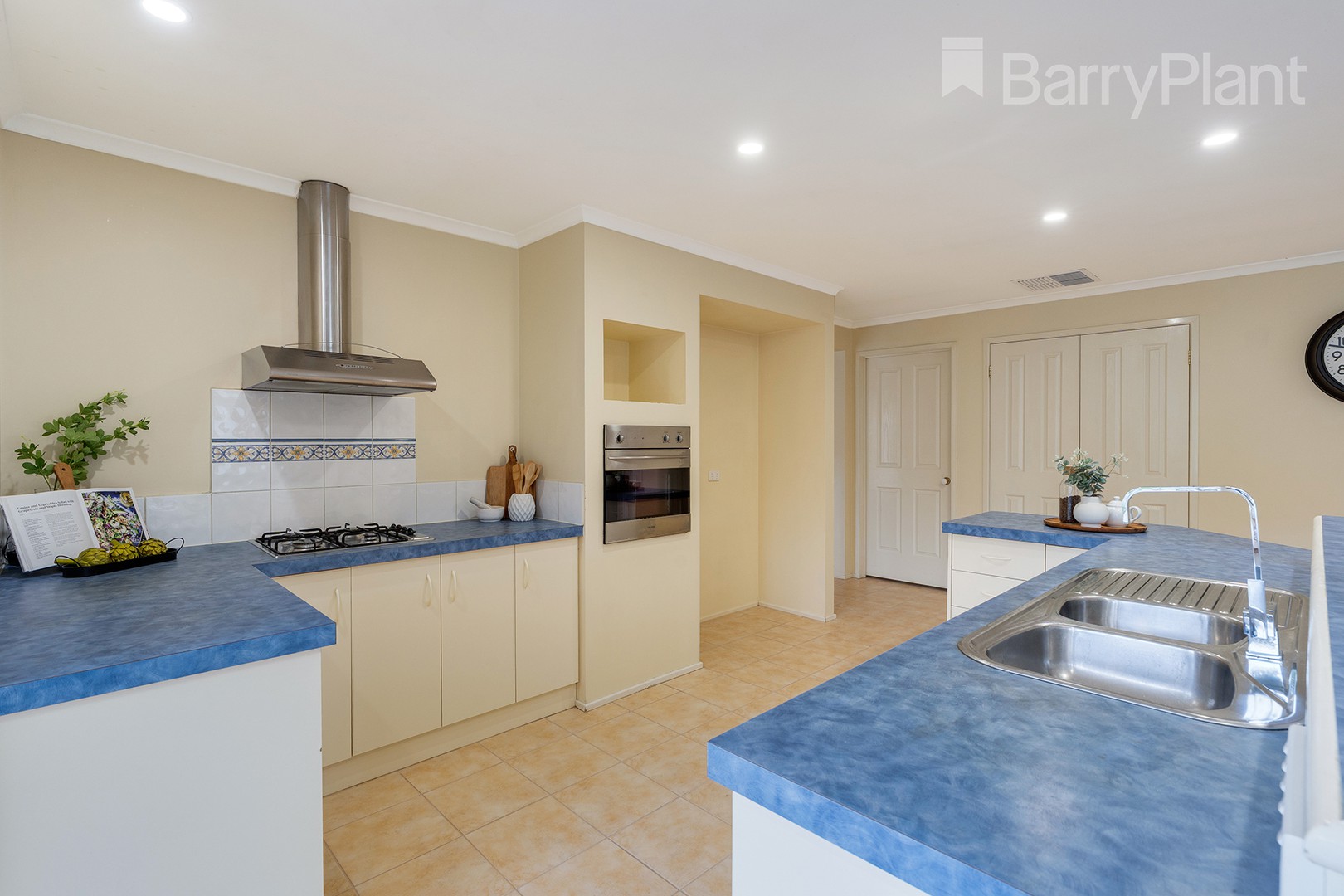 56 Lakes Drive, Craigieburn, VIC 3064, Craigieburn - Thumbnail 8