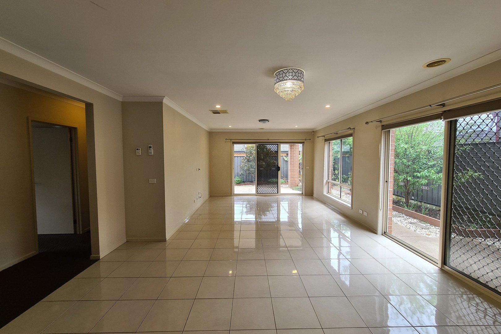56 Oakgrove Drive, Craigieburn, VIC 3064, Craigieburn - Thumbnail 4
