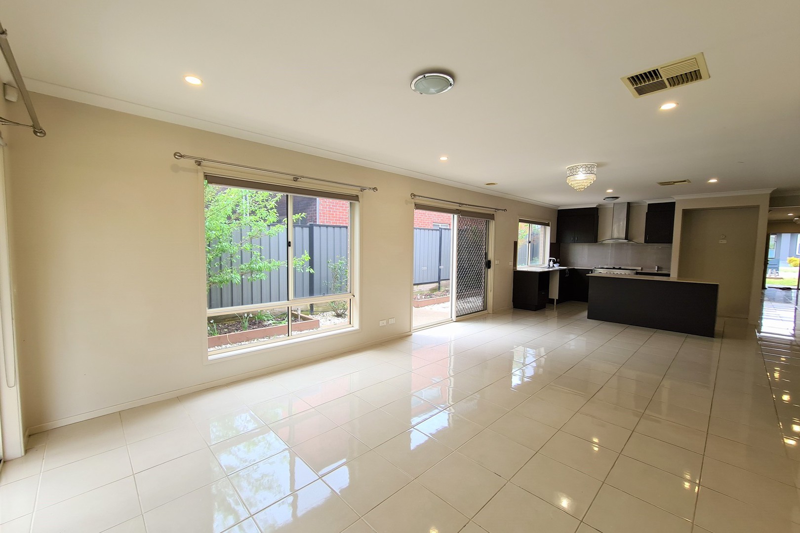 56 Oakgrove Drive, Craigieburn, VIC 3064, Craigieburn - Thumbnail 5