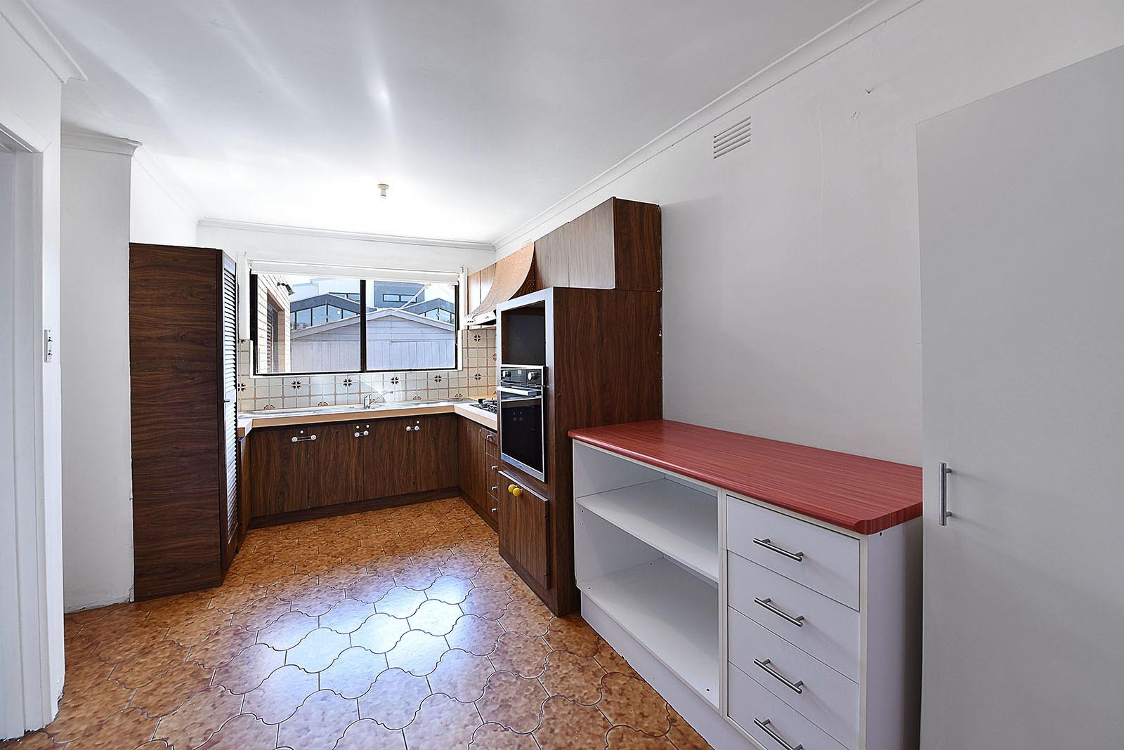 56 Rogerson Street, Avondale Heights, VIC 3034 - Thumbnail 2 - 17/04/2026