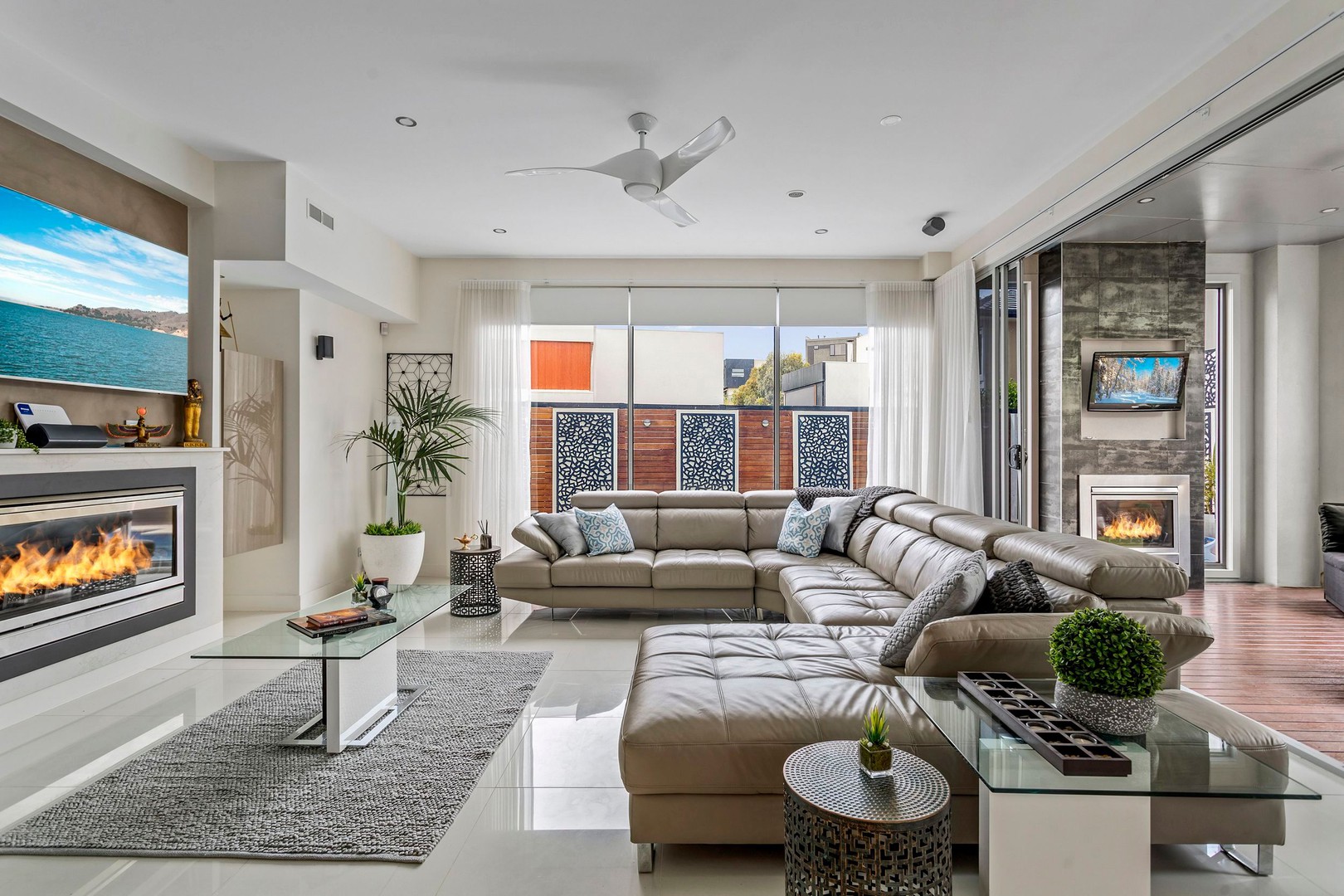 56 Valley Lake Boulevard, Keilor East, VIC 3033 - Thumbnail 2 - 22/12/2021